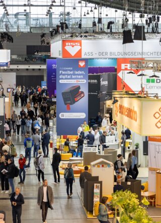 Vogelperspektive auf den Didacta Messestand von ASS Einrichtungssysteme