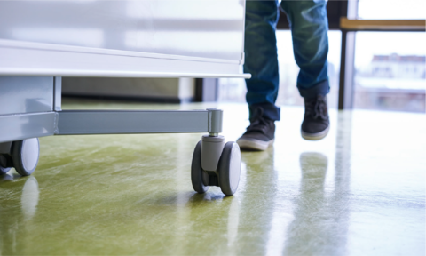 Rollen an fahrbarer Tafel