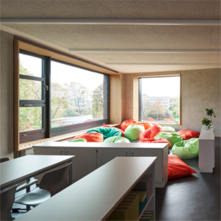 Sitzlandschaft in der Bibliothek
