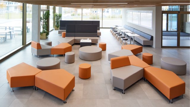 Loungebereich mit Sitzlandschaft